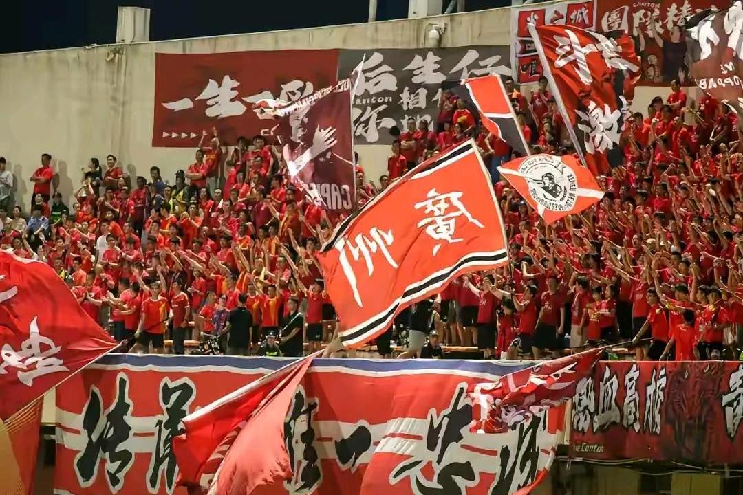 江南运动中心游泳馆-精彩瞬间留下深刻印记，球坛风起云涌的简单介绍