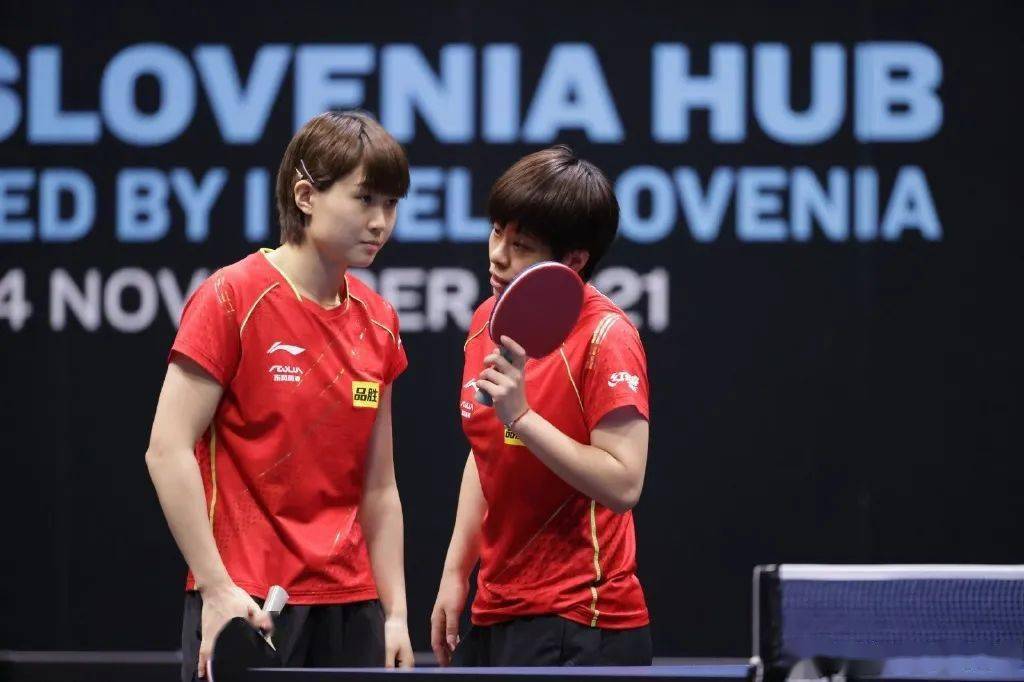 包含纽约尼克斯轻松胜下板凳球员包揽五累计的词条