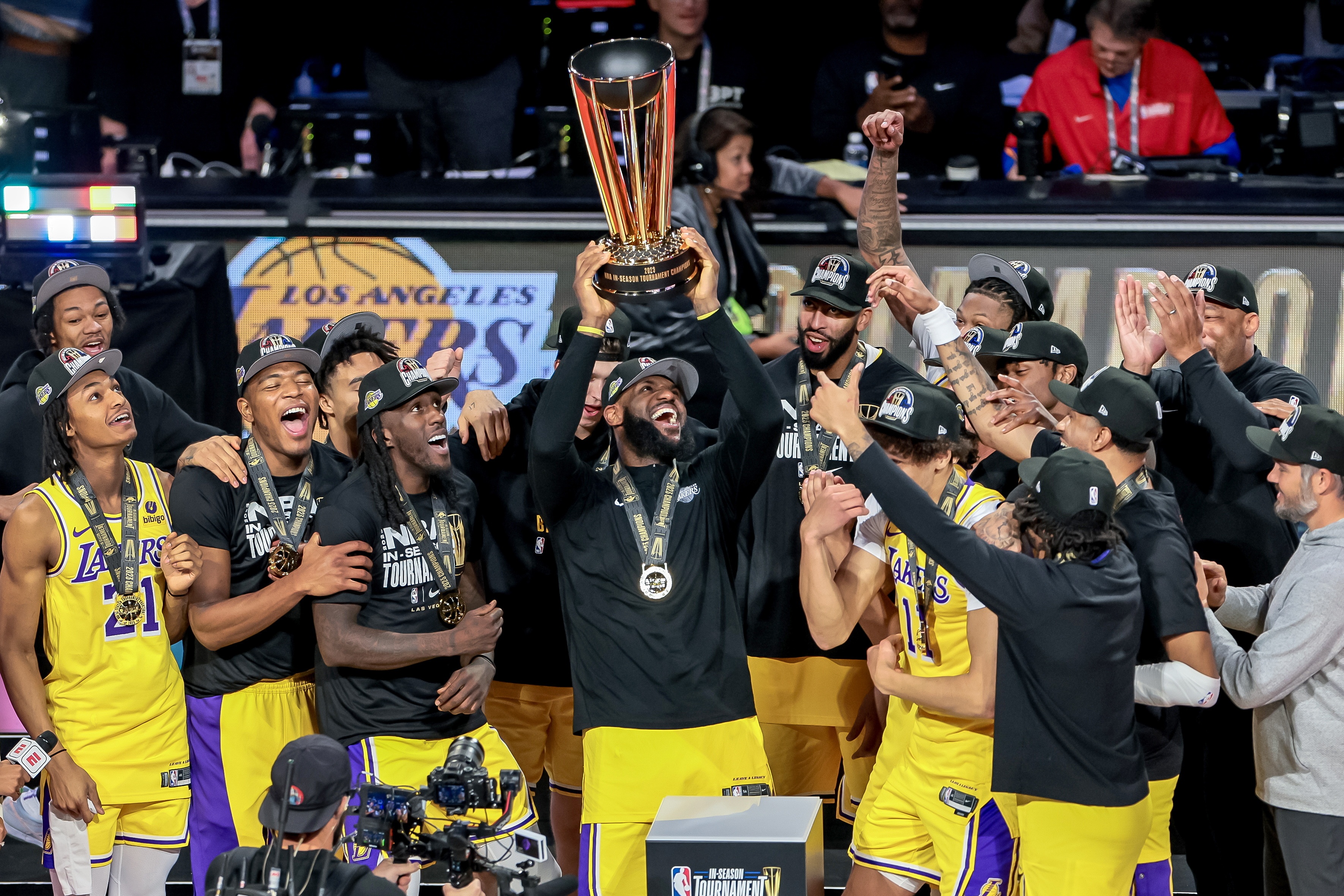 江南体育app官网-NBA季前赛爆冷！76人战胜湖人